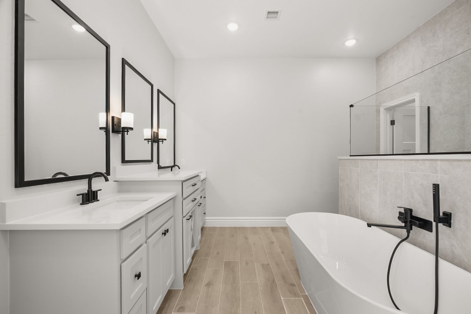 Primary Bath &mdash; Diamond Homes