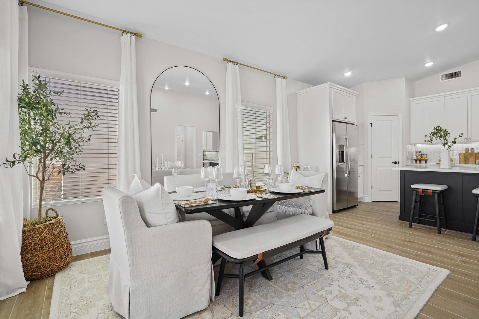 Dining &mdash; Diamond Homes