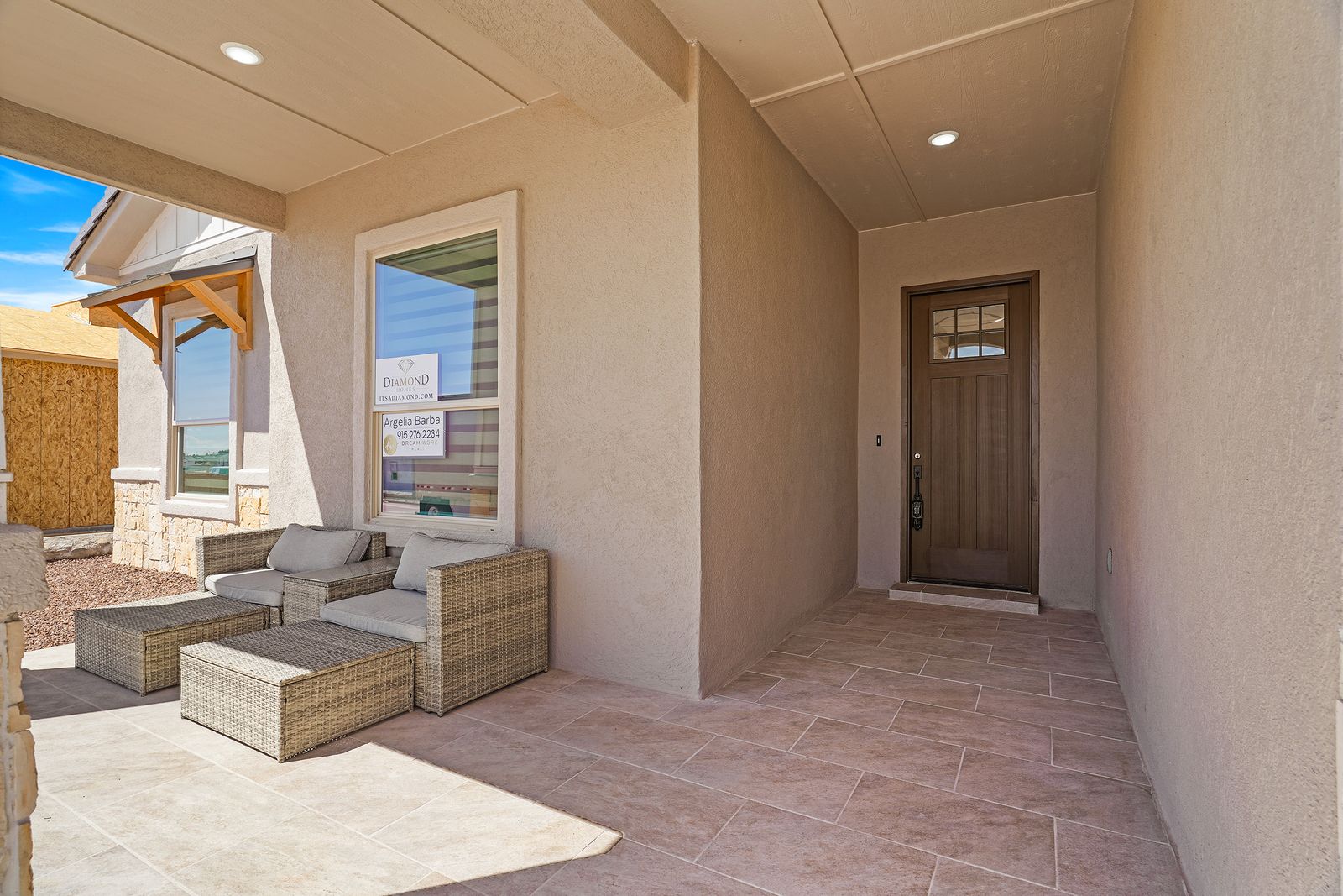 Entry &mdash; Diamond Homes