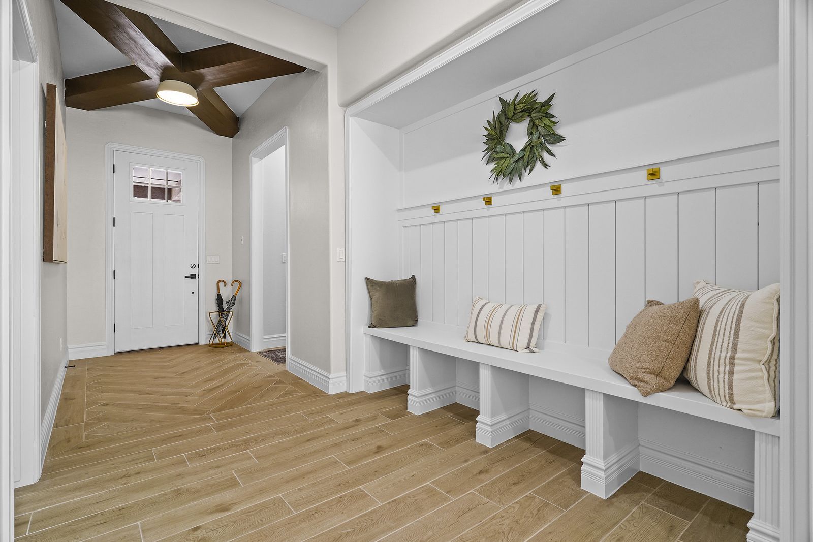 Entry &mdash; Diamond Homes