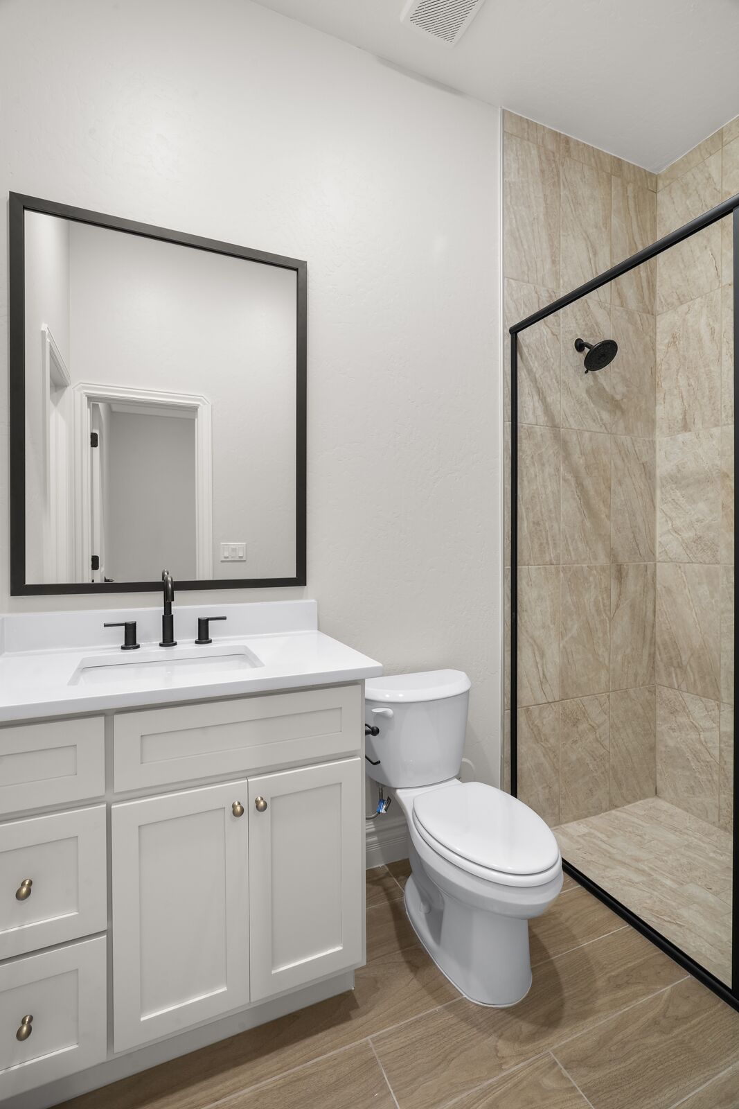 Secondary Bath &mdash; Diamond Homes