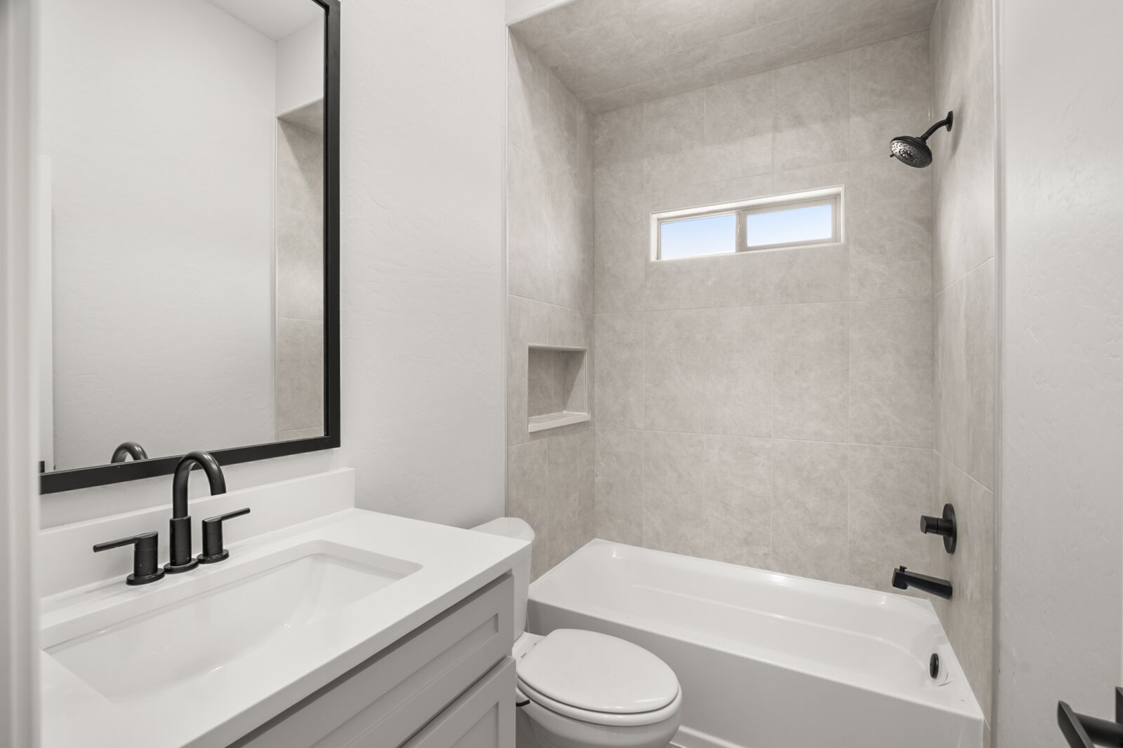 Secondary Bath &mdash; Diamond Homes