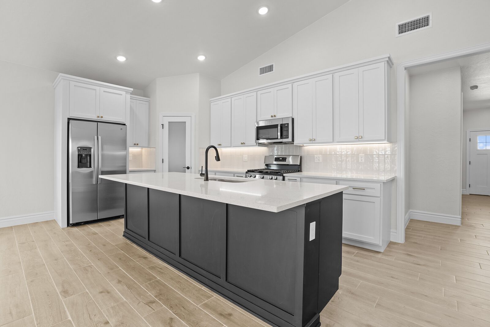 Kitchen &mdash; Diamond Homes