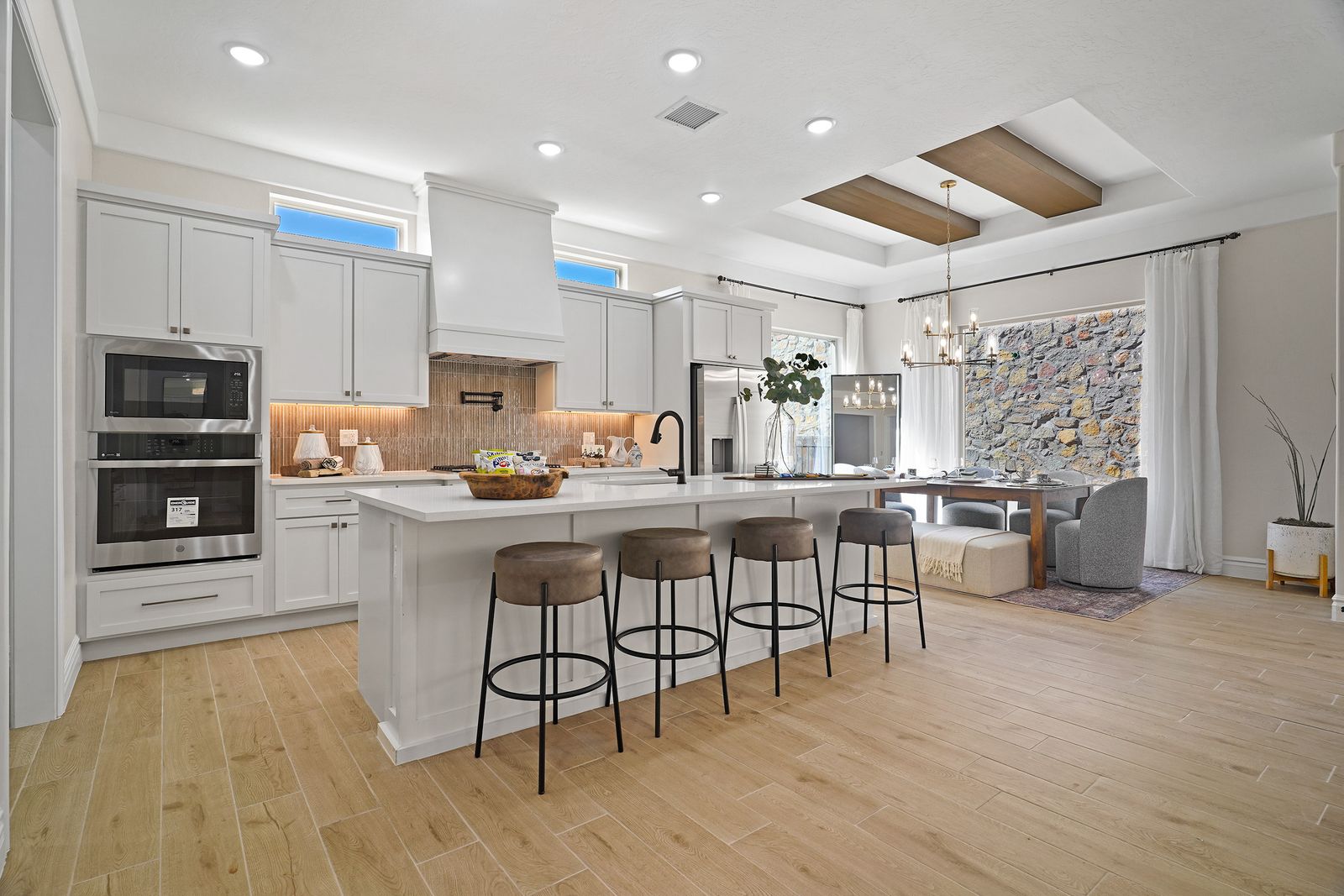 Kitchen &mdash; Diamond Homes