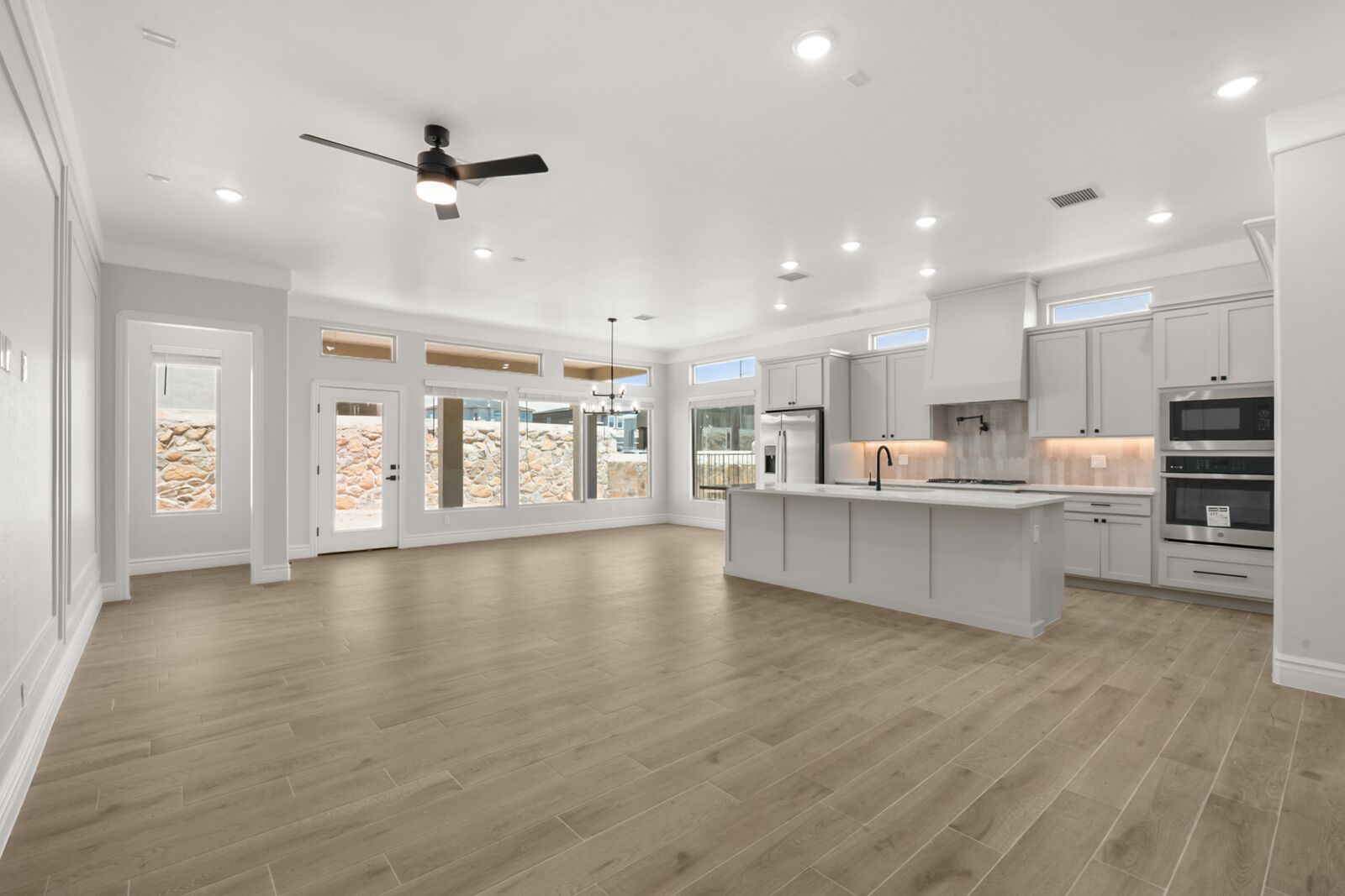 Living &mdash; Diamond Homes