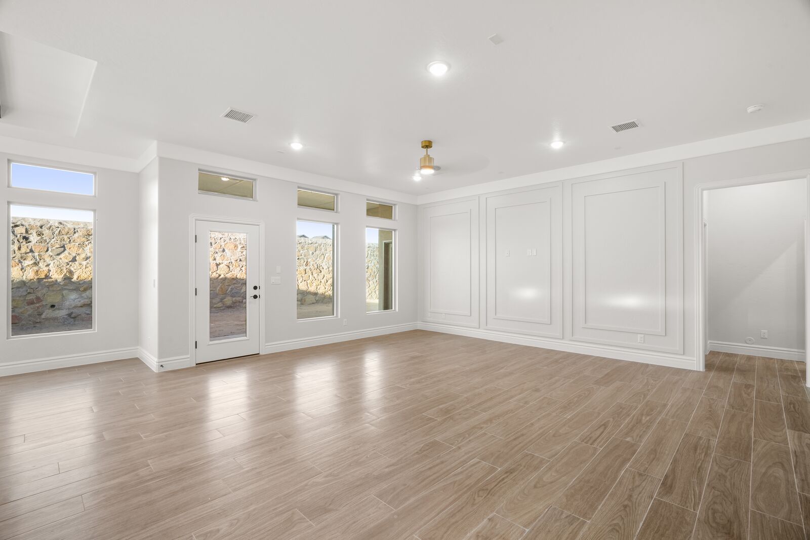 Living &mdash; Diamond Homes