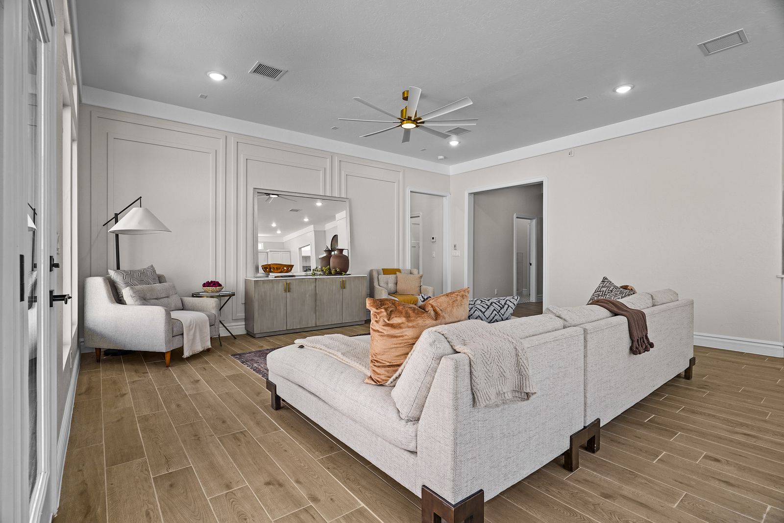 Living &mdash; Diamond Homes