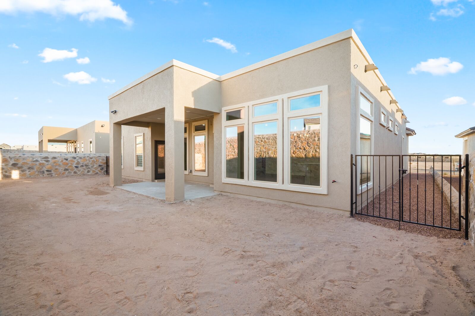Outdoor Living &mdash; Diamond Homes
