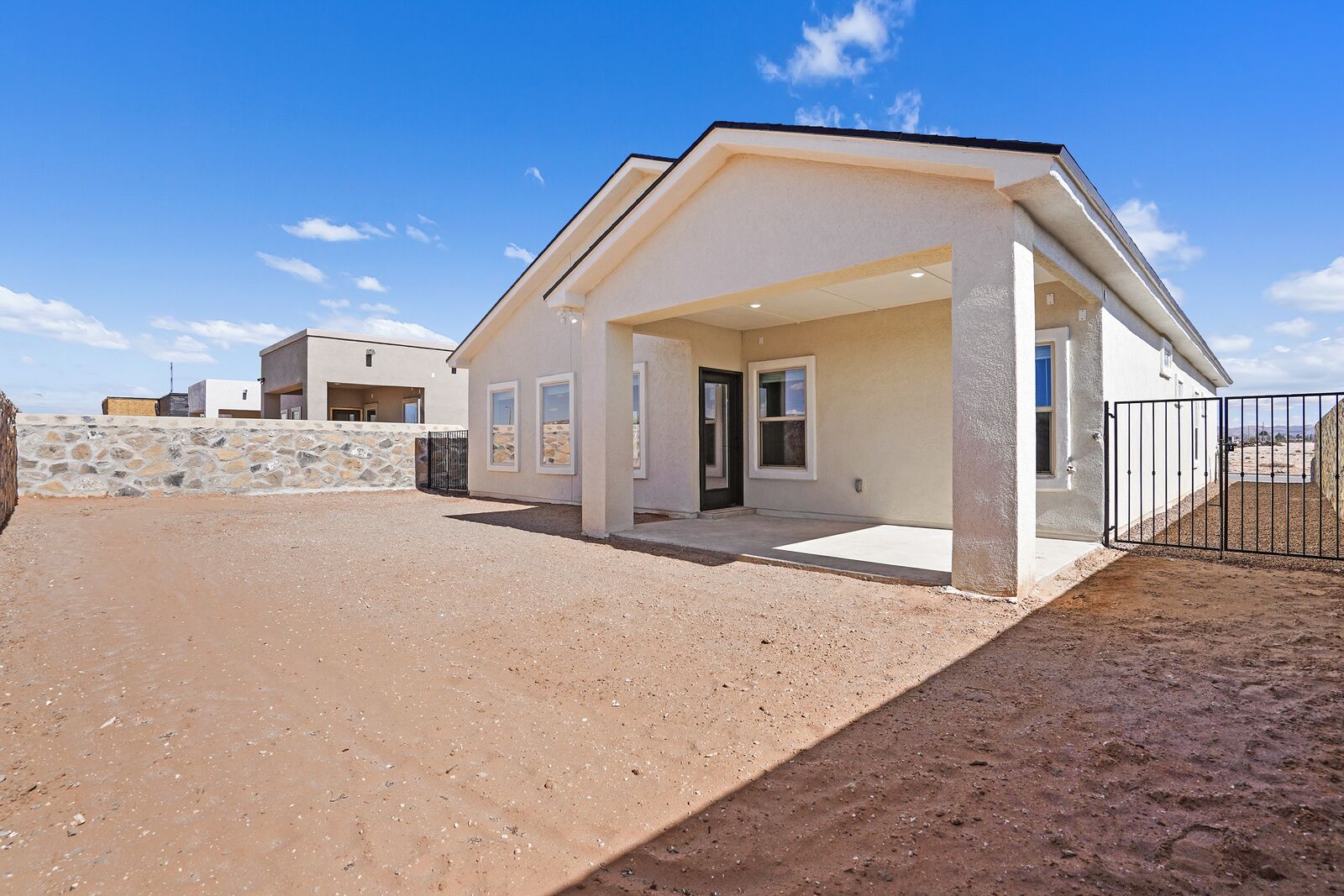 Outdoor Living &mdash; Diamond Homes