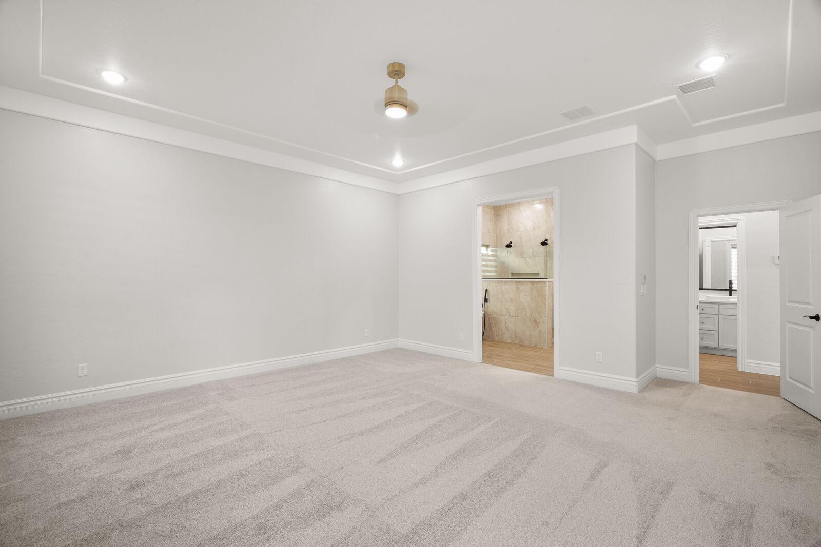 Primary Bedroom &mdash; Diamond Homes