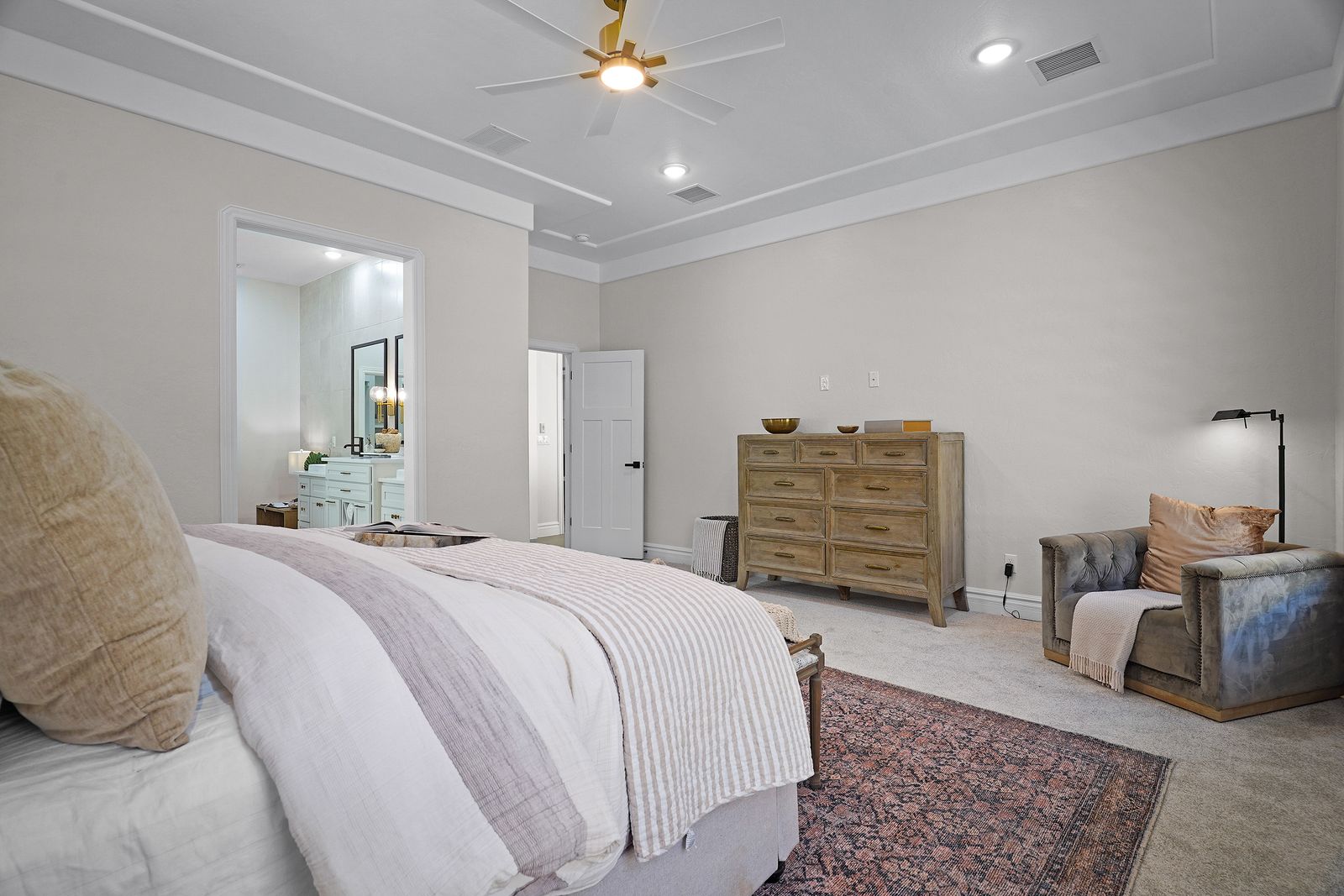 Primary Bedroom &mdash; Diamond Homes
